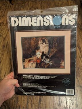 Vintage Dimensions Crewel "Her Majesty's Kittens" Kitten Cross Stitch‎ Kit